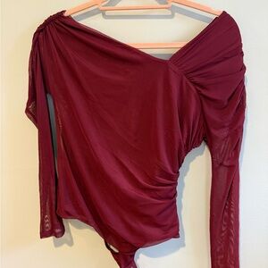 Express One-Shoulder Ruched Mesh Bodysuit - Wine